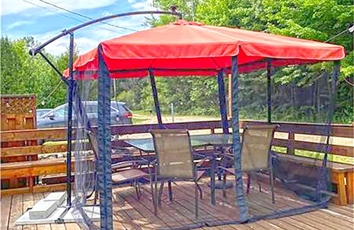 Saint-Emile-de-Suffolk Ski Chalet | Le Chalet Biloba Bord de lac Avec Grand spa