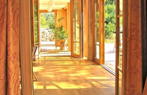 Saint-Julien-du-Verdon Villa | "Le Chalet de Limaginaire" . le Paradis!