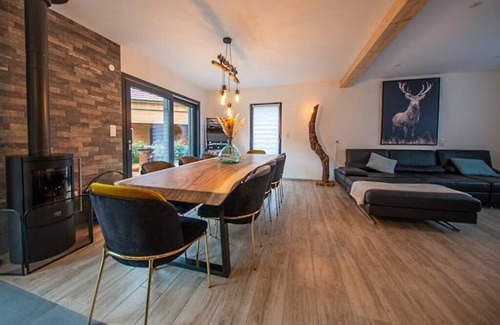 Xonrupt-Longemer Ski Chalet | Le Chalet de Maéva Jacuzzi and terrace