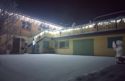 Brizon Ski Chalet | Le Châlet du petit ours polaire. for all your get-togethers with friends or family