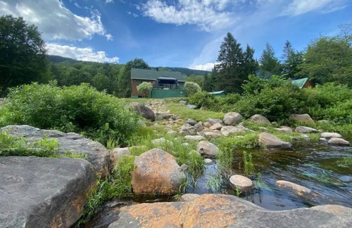 Saint-Raymond Cottage | Le chalet privé au sentier enchanté