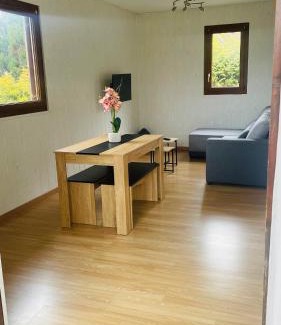 Saint-Germain-de-Tallevende-la-Lande-Vaumont Ski Chalet | Le chalet sur la butte
