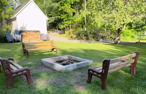 Saint-Jean-de-Matha House | Le Chalet Vert - Waterfront navigable (kayak, paddle board) spa activities