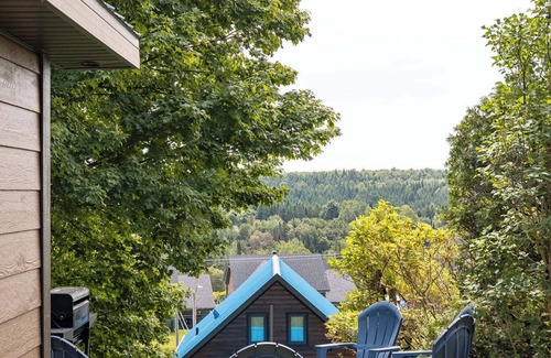 Lac-Etchemin Ski Chalet | Le Chic Alpin Ski in/Ski out for 8 people