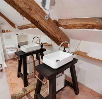 Bonnelles Bed & Breakfast | Le Clocher de la Duchesse