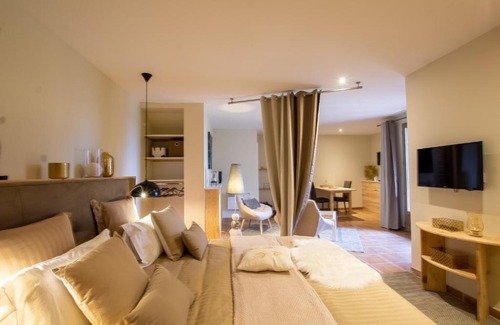 Sainte-Nathalene Bed & Breakfast | Le Clos de la Tour