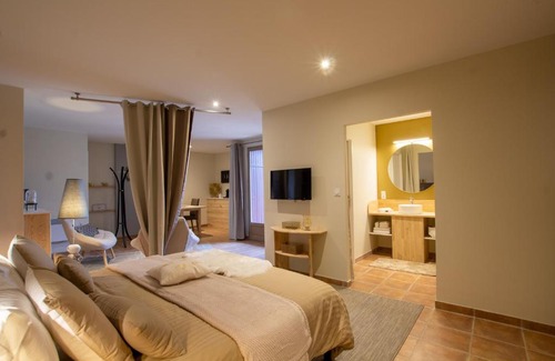 Sainte-Nathalene Bed & Breakfast | Le Clos de la Tour