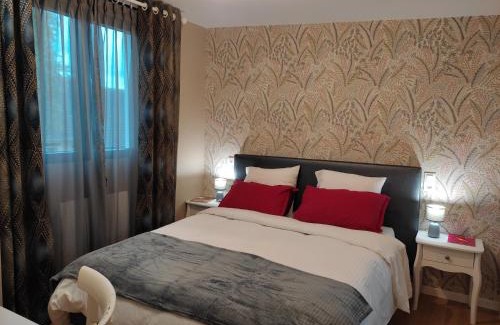 Saint-Aubin-Les-Elbeuf Apartment | Le Clos des Feugrais - Calme & Confort
