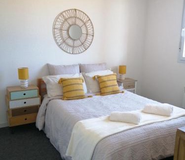 Carcassonne Apartment | Le cocon de Marie,piscine, balcon, parking gratuit, baignoire