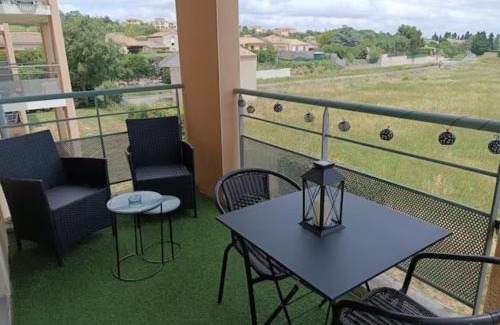 Carcassonne Apartment | Le cocon de Marie,piscine, balcon, parking gratuit, baignoire