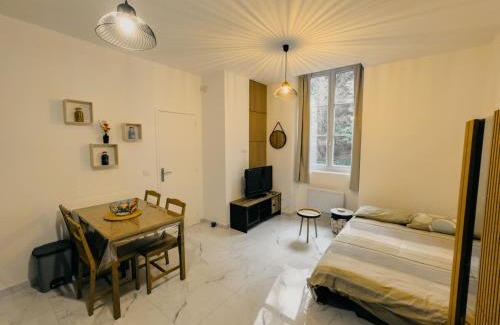 Chatel-Guyon Apartment | Le Cocon du Parc - Charmant T2 neuf au calme