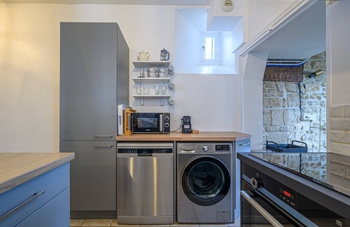Auray Apartment | Le Coeur d'Auray - Magnifique Appartement avec parking privé!