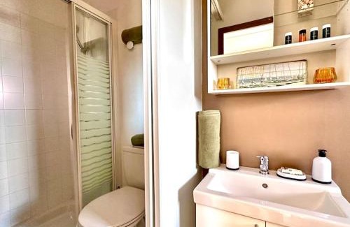 Fos-sur-Mer Apartment | Le Coin de Mer 2, Bord de mer, Plage 30m, Cosy, CLIM, Wifi, 4 personnes