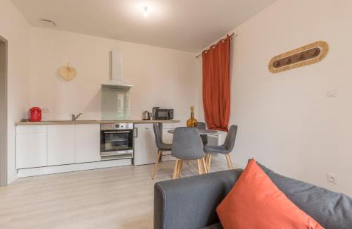 Castelsarrasin Apartment | LE CORAIL - 1 chambre, idéal couple, parking, 10min Canal du Midi