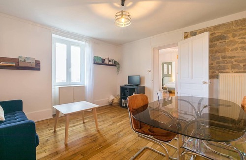Parc-Chevreul Apartment | Le Cosmopolitain -Appartement 2 chambres -SR Loc