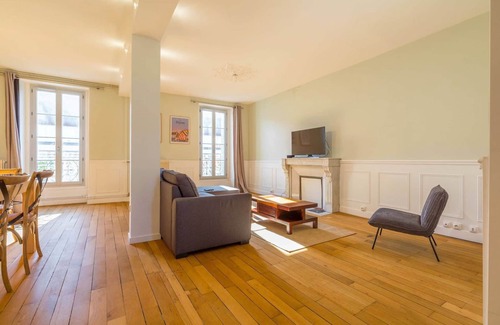 Jouvence Apartment | Le Devosges- Bel appartement lumineux en plein centre ville- SR Loc