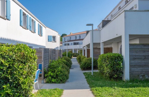Noirmoutier-en-l'Ile Apartment | Le Domaine des Pins by Interhome