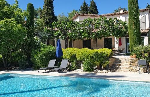 Le Plan-de-Grasse Bed & Breakfast | Le Domaine des Mûriers - charme, chic, calme en Provence Côte d'Azur