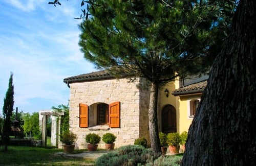 Tartara House | Le Domaine des Vignes, heated swimming pool in a large wooded park