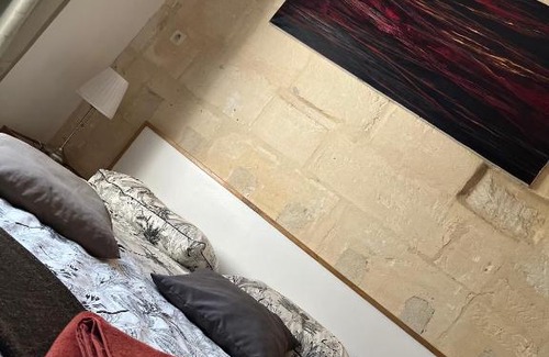 Arles City Centre House | Le Donjon De La Roquette