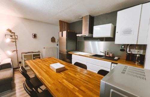 Tournon-sur-Rhone Apartment | Le DrômArdèchois - Gîte meublé 6 personnes Tournon sur Rhône - ÉCOLODGÎTE