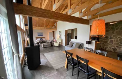 L'Ange-Gardien Apartment | Le Fameux Loft du capitaine Jonas