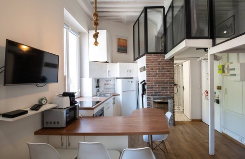 Lyon City Centre Apartment | Le Ferratière - Charming studio in Vieux Lyon