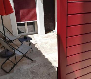 Eyguieres Apartment | Le gîte d'églantine