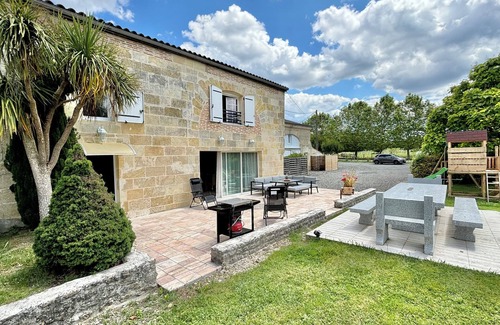 Cubnezais Villa | Le Gîte de Moulin Situé à Cubnezais au Cœur du Vignoble Bordelais