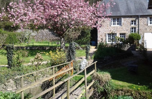 Campeaux Cottage | Le Gite De Cadran Solaire (3 Bedrooms, Sleeps 8)