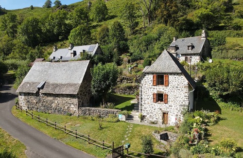 Saint-Projet-de-Salers House | Le Gite des Montagnes