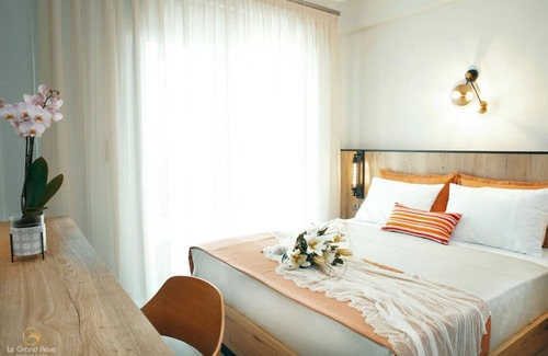 Gerakini House | Le Grand Rêve Deluxe Family Apartment 1