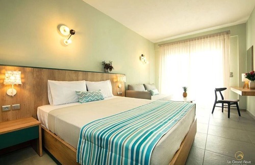 Gerakini Apartment | Le Grand Rêve Junior Suite 2