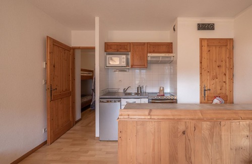 Samoens Apartment | 'Le Grand Tetras A3' Apartment with Mountain View, Shared Pool and Wi-Fi
