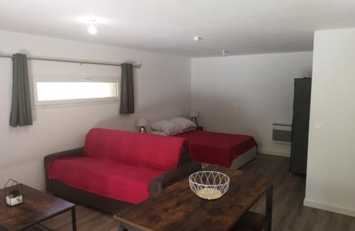 Saint-Mitre-les-Remparts Apartment | Le Grenadier