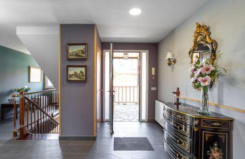 Ames House | LE LLAR casa con 2 PISCINAS 1 CLIMATIZADA INTERIOR muy cerca de Santiago de Compostela