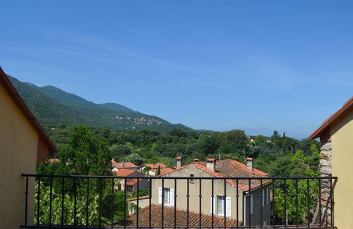 Laroque-des-Alberes Apartment | LE LOFT - 6-person apartment, air-conditioned, shared pool, Wifi