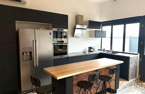 Eveux Apartment | Le Loft d 'Éveux - 2 places de parking