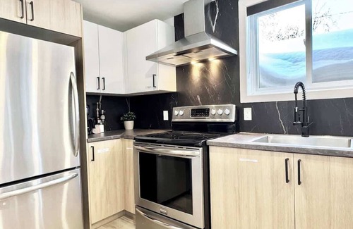 Ste. Foy Apartment | Le Luxueux Summary: D