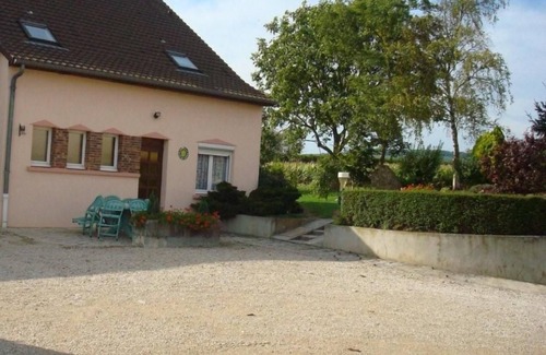 Voipreux House | Le Menhir - Blancs-coteaux