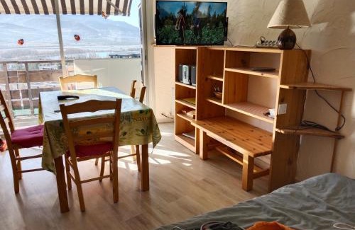 Embrun Apartment | Le Mirador - Studio avec balcon Vue Lac et Montagnes