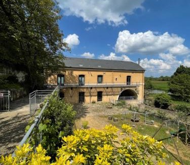 Aubigne-Racan House | Le Moulin de cherré gîte bleu