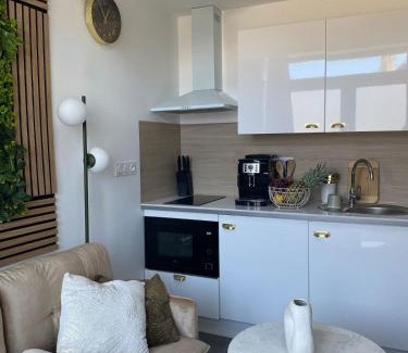 Mur-de-Bretagne Apartment | *Le Murmure de détente Guerlédan