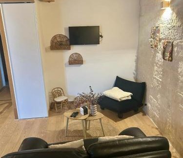Villeneuve-les-Avignon Apartment | Le Nid de St-Marc