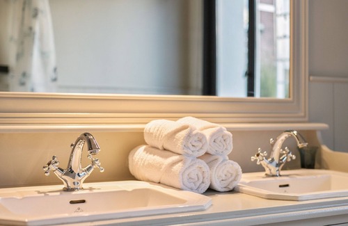 South Antwerp Apartment | Le PALAIS du Sud apartment by lit d'Art Museum Zuid Antwerpen