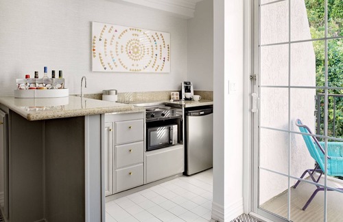Tri-West Hotel | Le Parc at Melrose