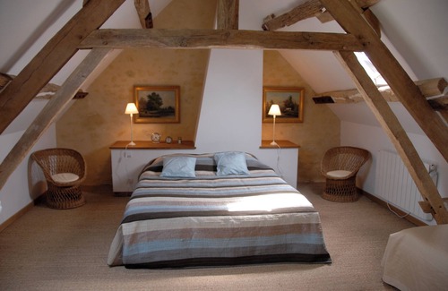 Saint-Aubin-des-Grois Bed & Breakfast | Le Pautonier. Guest house in Perche
