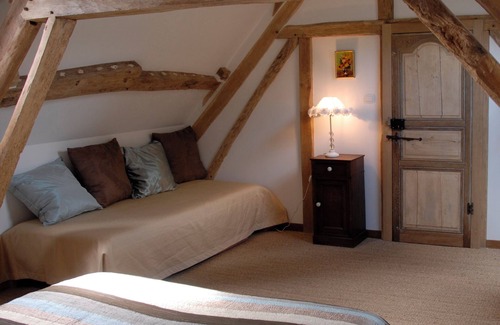 Saint-Aubin-des-Grois Bed & Breakfast | Le Pautonier. Guest house in Perche