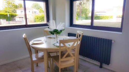 Chazay-d'Azergues Apartment | Le Petit Castel, Portes de Lyon