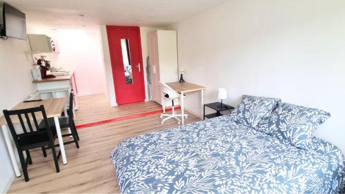 Avesnes-sur-Helpe Apartment | Le petit Château Avesnois - Studio avec terrasse vue sur le jardin